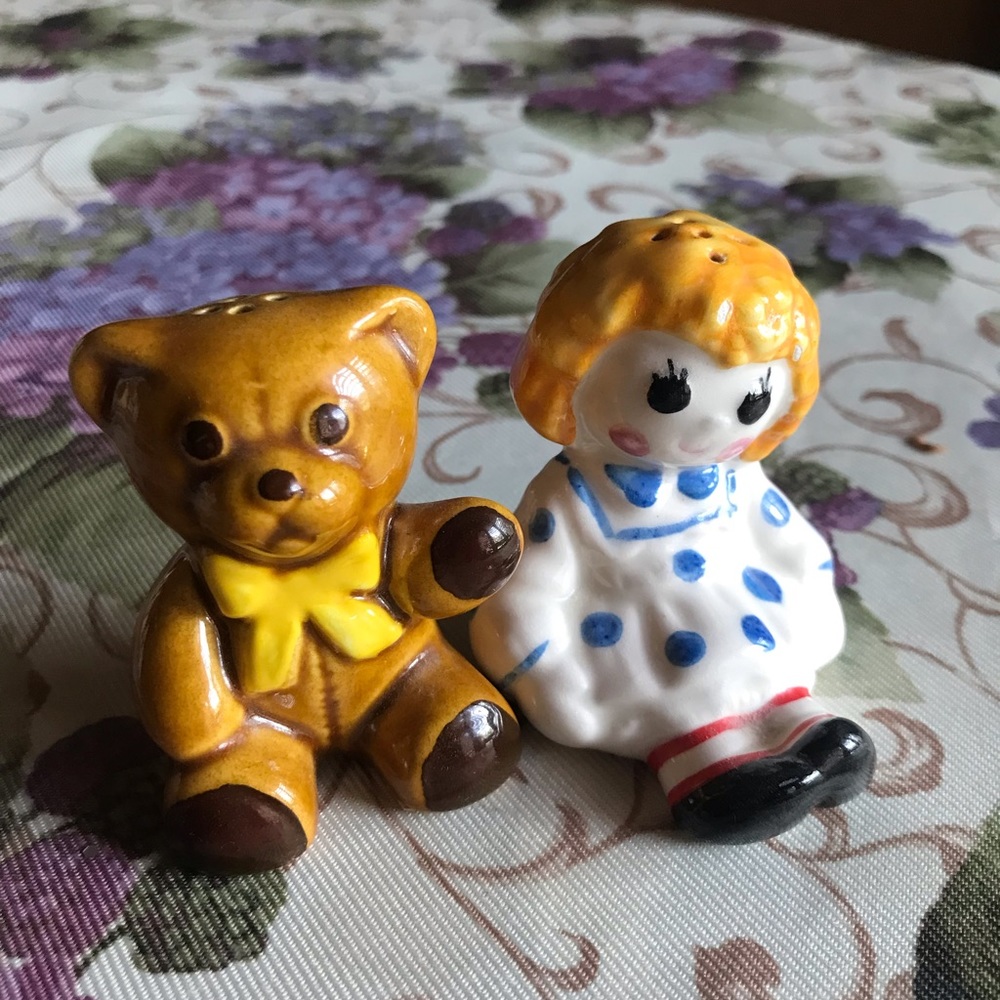 VINTAGE AVON SALT & PEPPER - Picture 2 of 10